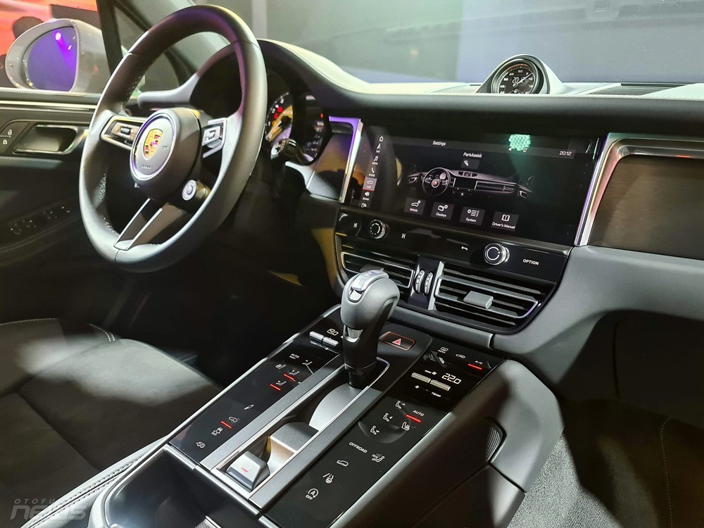 Porsche Macan ra mắt, giá từ 2,99 tỷ đồng và chưa bao gồm option Porsche Macan ra mắt, giá từ 2,99 tỷ đồng và chưa bao gồm option