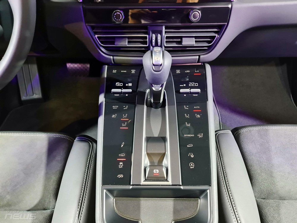 Porsche Macan ra mắt, giá từ 2,99 tỷ đồng và chưa bao gồm option Porsche Macan ra mắt, giá từ 2,99 tỷ đồng và chưa bao gồm option