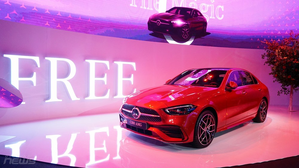 Mercedes-Benz C-Class hoàn toàn mới ra mắt Mercedes-Benz C-Class hoàn toàn mới ra mắt