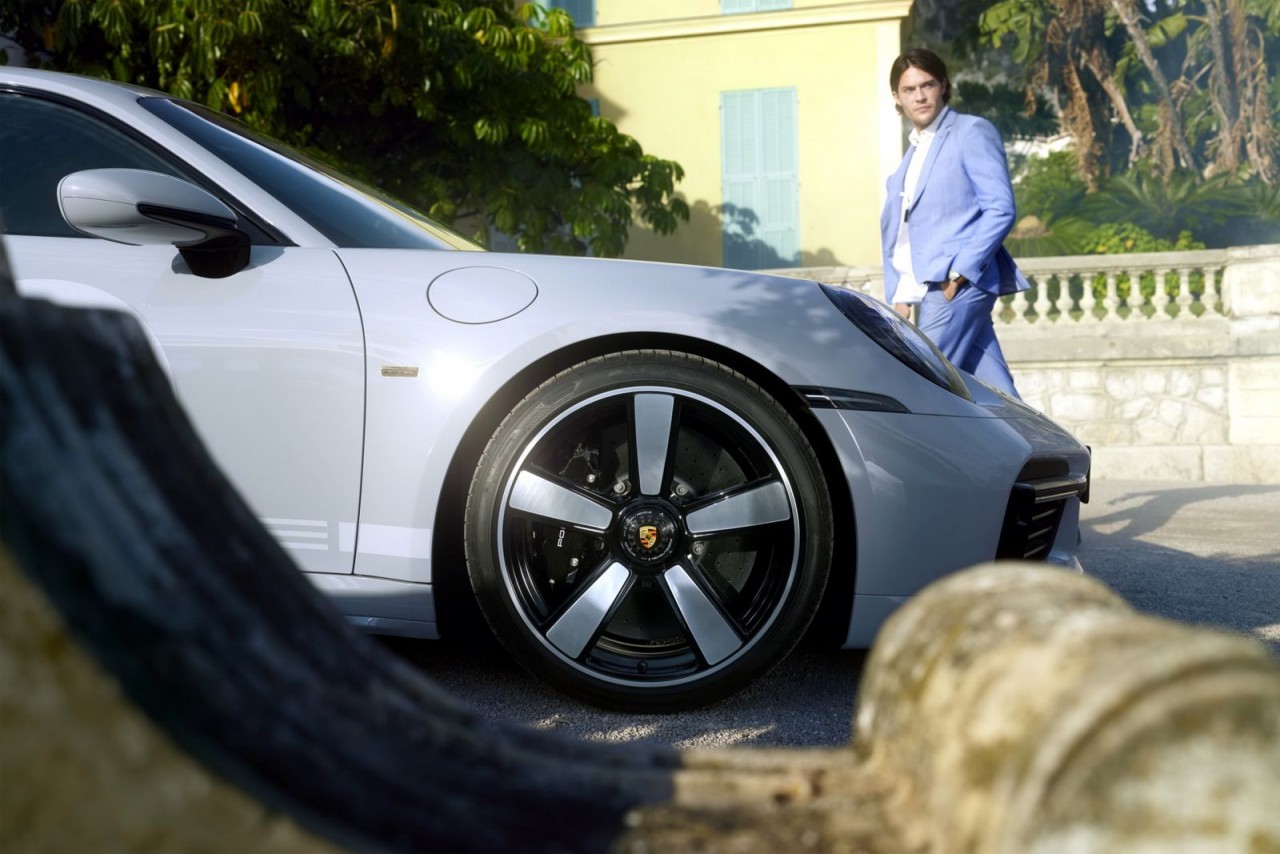 Porsche ra mắt 911 Sport Classic 2023 sử dụng hộp số sàn Porsche ra mắt 911 Sport Classic 2023 sử dụng hộp số sàn