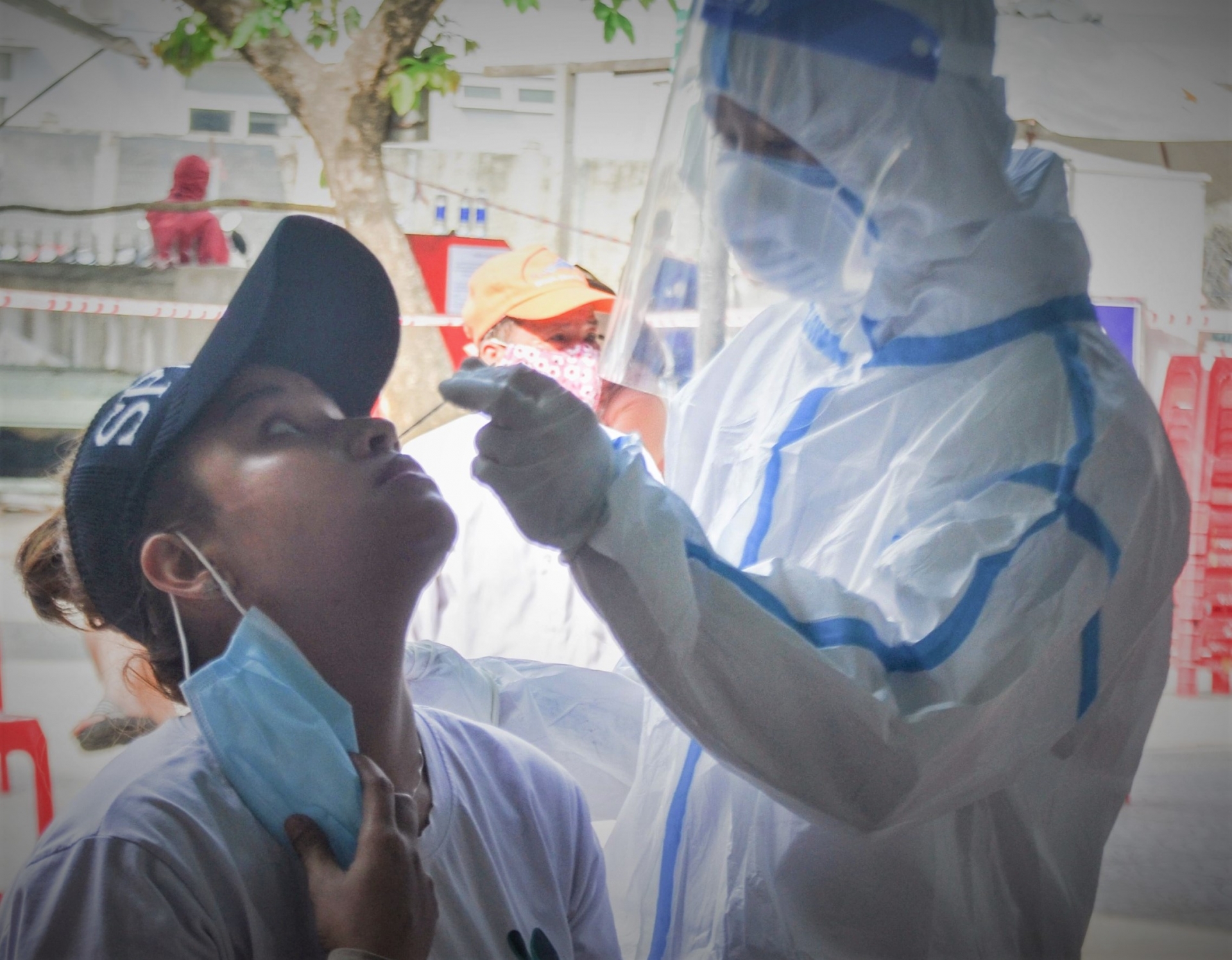 Doanh nghiệp, công đoàn “xắn tay” chăm lo NLĐ bị ảnh hưởng do dịch Covid-19 Doanh nghiệp, công đoàn “xắn tay” chăm lo NLĐ bị ảnh hưởng do dịch Covid-19