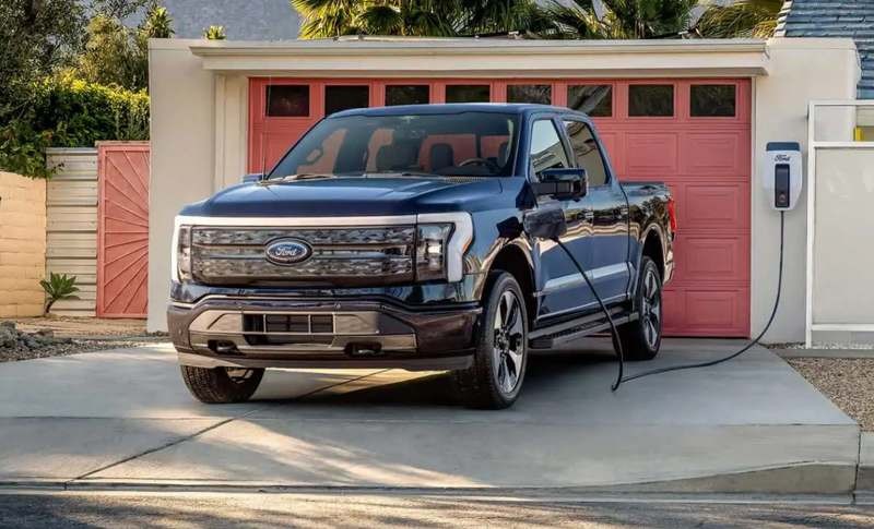 Ford F-150 Lightning 'cháy hàng', khách mua phải đợi đến năm 2023 Ford F-150 Lightning 'cháy hàng', khách mua phải đợi đến năm 2023