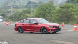Honda Civic RS khan hàng, khách Việt mua phải chờ cả tháng
