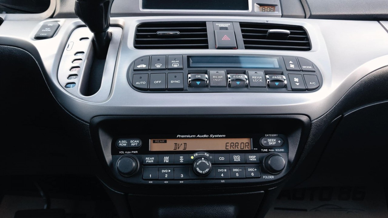 Honda Odyssey Touring 14 năm tuổi có giá chưa tới 600 triệu đồng