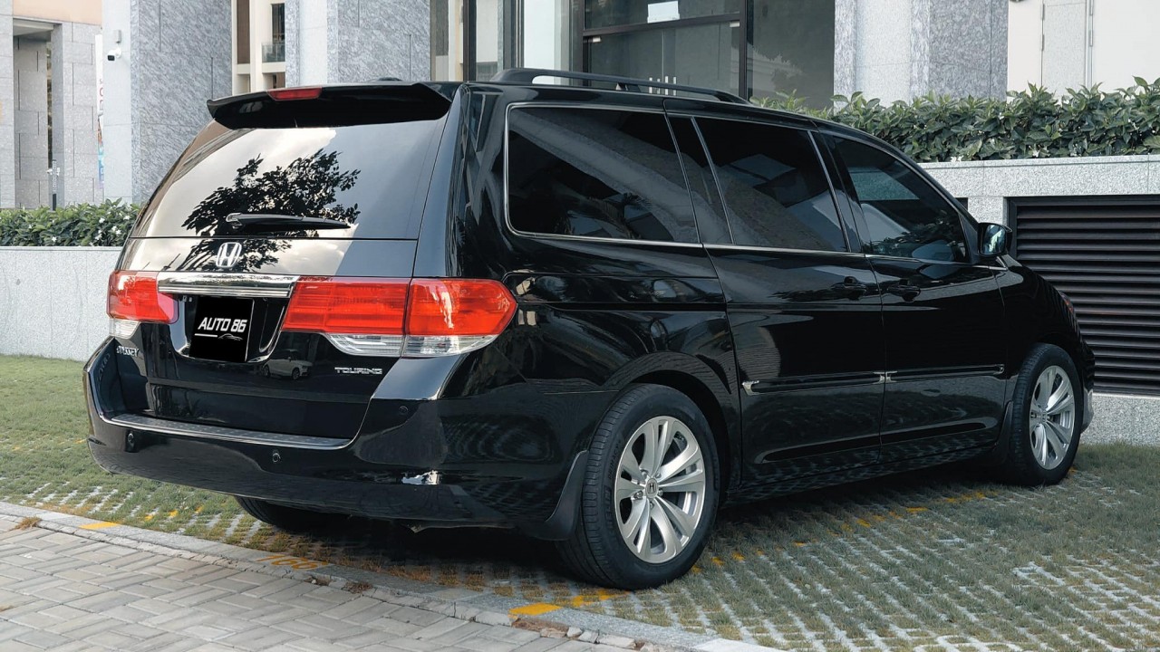 Honda Odyssey Touring 14 năm tuổi có giá chưa tới 600 triệu đồng