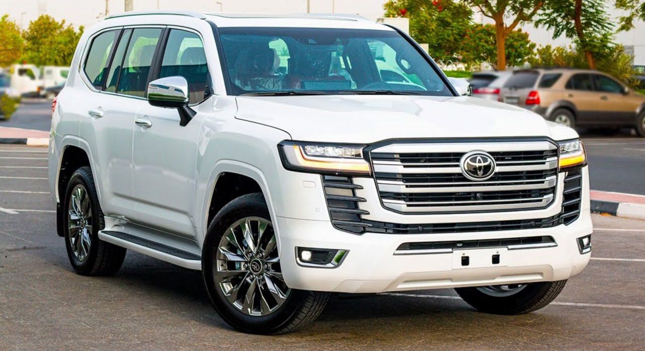 Toyota Land Cruiser chênh giá hơn 1,3 tỷ đồng