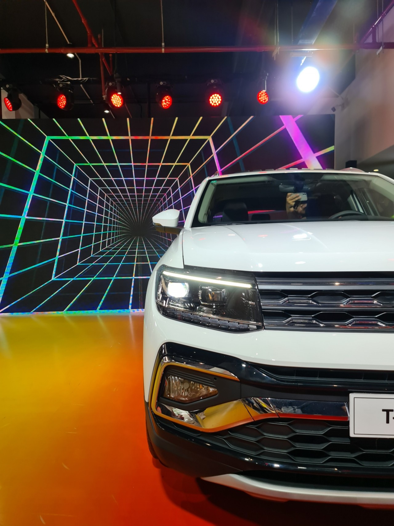 Volkswagen T-Cross ra mắt, giá từ 1,1 tỷ đồng