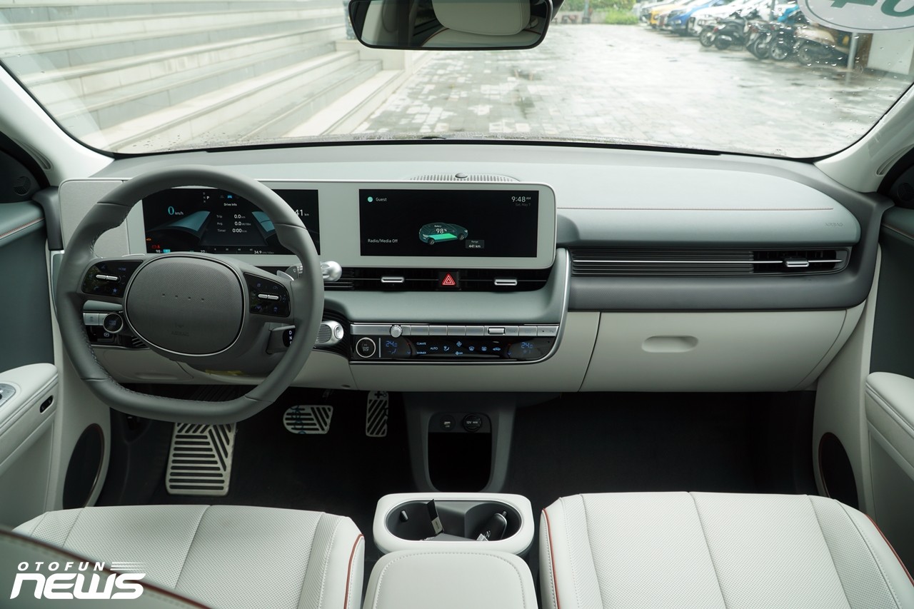 Hình thực tế xe điện Hyundai Ioniq 5 tại đại lý Hình thực tế xe điện Hyundai Ioniq 5 tại đại lý