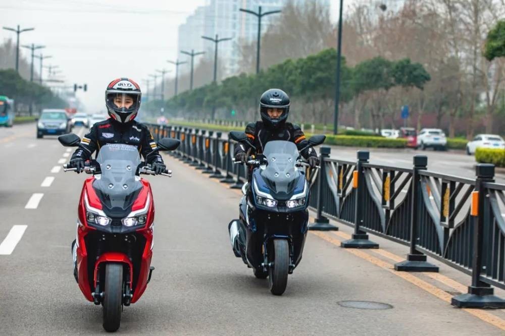 Hãng xe Trung Quốc giới thiệu xe tay ga lấy kiểu dáng từ Honda ADV 150 Hãng xe Trung Quốc giới thiệu xe tay ga lấy kiểu dáng từ Honda ADV 150