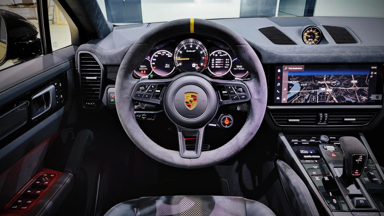 Cận cảnh Porsche Cayenne Turbo GT giá gần 13 tỷ đồng tại Việt Nam Cận cảnh Porsche Cayenne Turbo GT giá gần 13 tỷ đồng tại Việt Nam