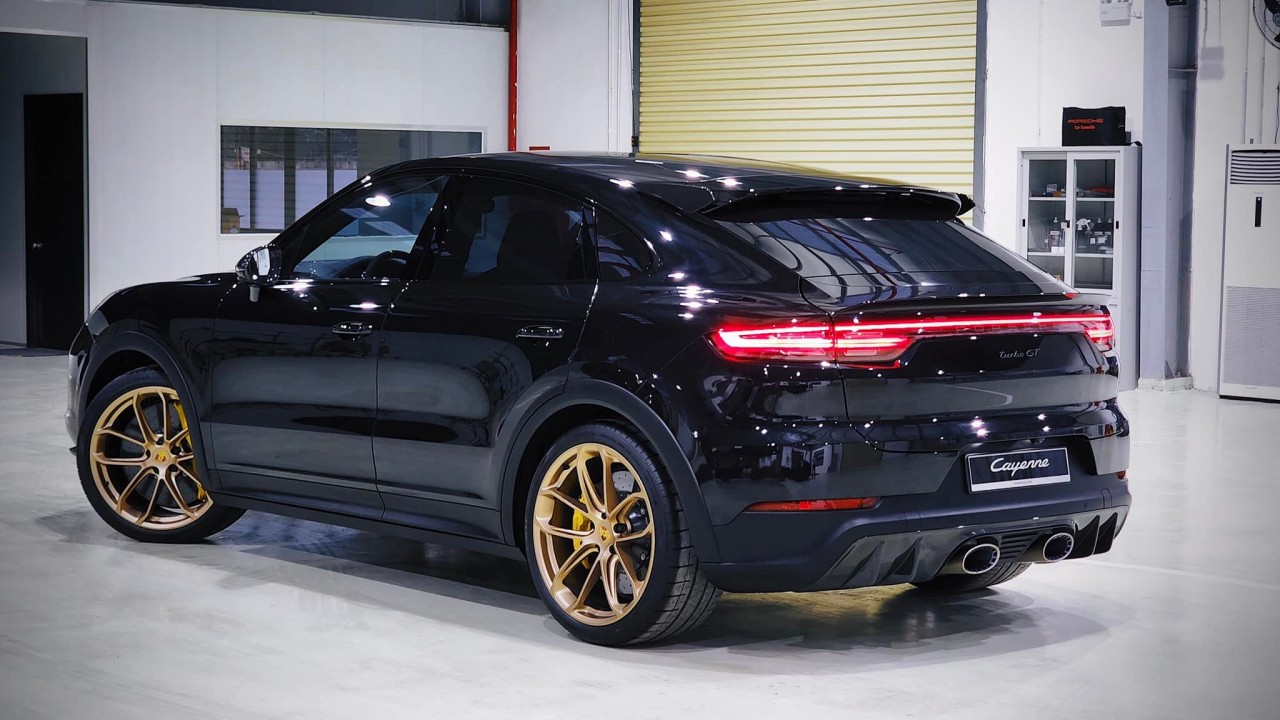 Cận cảnh Porsche Cayenne Turbo GT giá gần 13 tỷ đồng tại Việt Nam Cận cảnh Porsche Cayenne Turbo GT giá gần 13 tỷ đồng tại Việt Nam