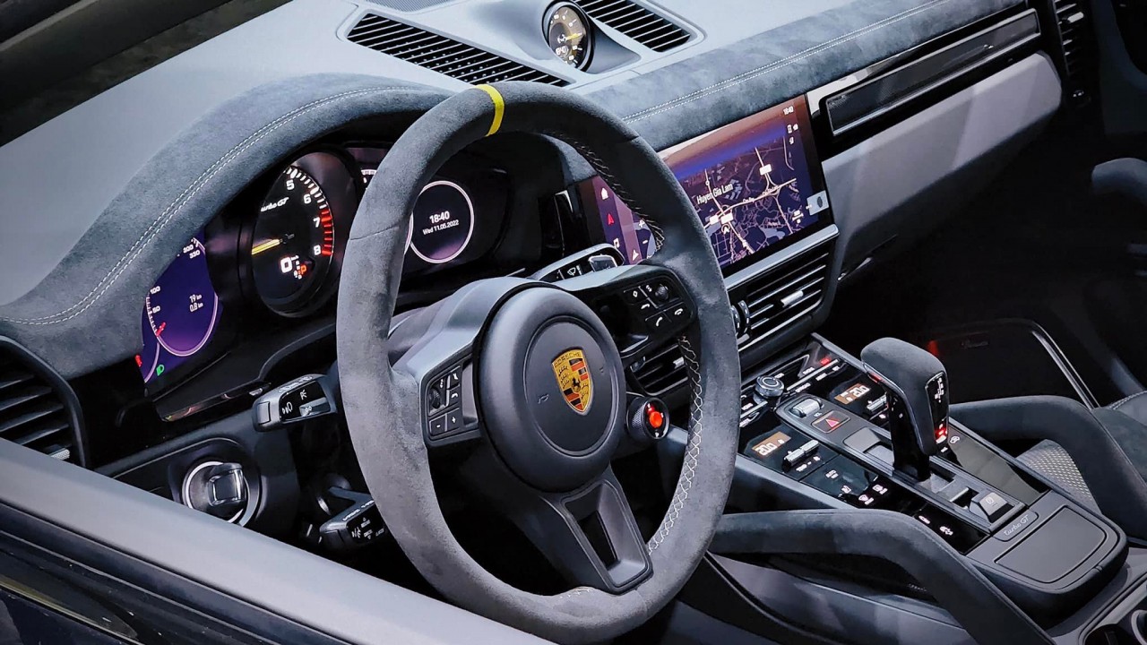 Cận cảnh Porsche Cayenne Turbo GT giá gần 13 tỷ đồng tại Việt Nam Cận cảnh Porsche Cayenne Turbo GT giá gần 13 tỷ đồng tại Việt Nam