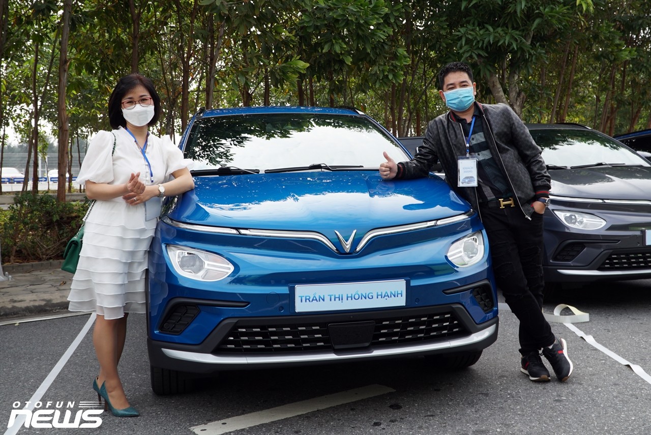 So sánh chi phí xe xăng và xe điện So sánh chi phí xe xăng và xe điện