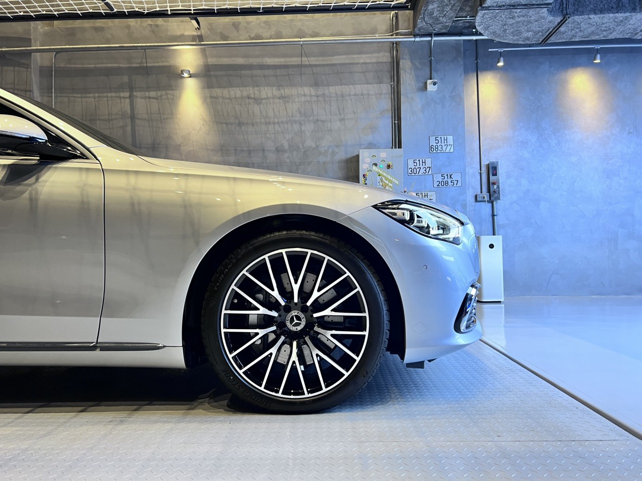 Nguyễn Quốc Cường và Đàm Thu Trang bổ sung Mercedes-Benz S450 Luxury vào bộ sưu tập Nguyễn Quốc Cường và Đàm Thu Trang bổ sung Mercedes Benz S450 Luxury vào bộ sưu tập