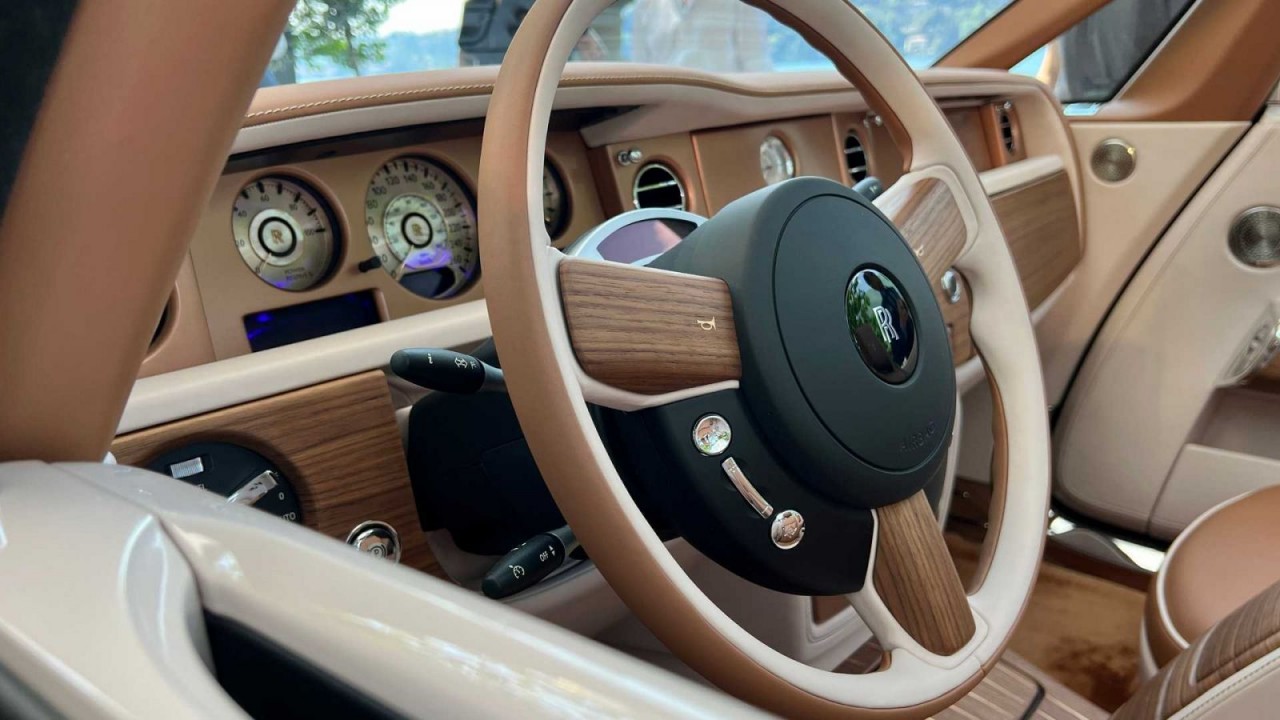 Cận cảnh xe siêu sang Rolls-Royce Boat Tail thứ 2 với giá 28 triệu USD