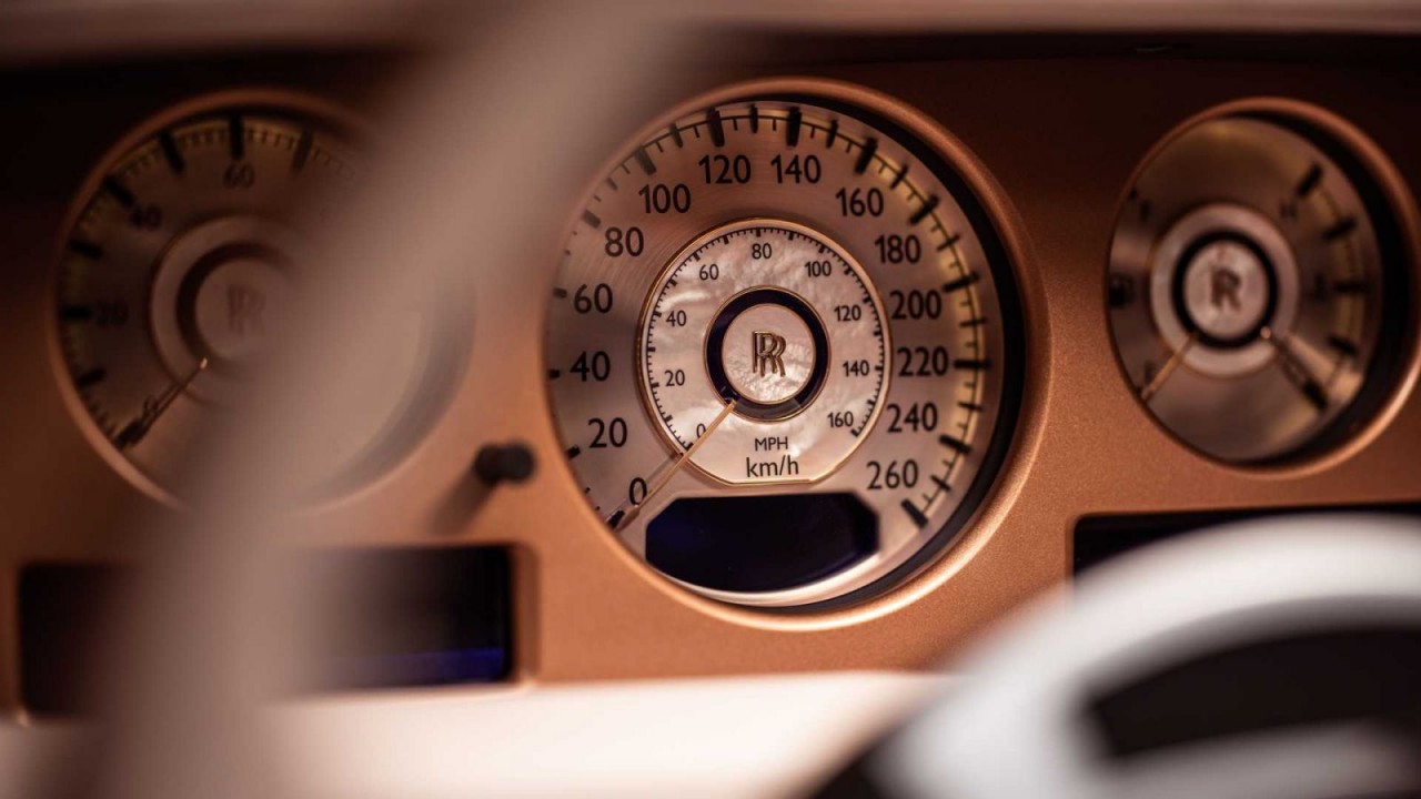 Cận cảnh xe siêu sang Rolls-Royce Boat Tail thứ 2 với giá 28 triệu USD