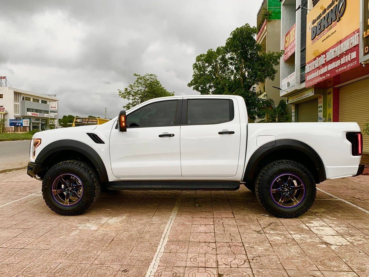 Ford Ranger XLS biển ngũ quý độ phong cách F150 Raptor Ford Ranger XLS biển ngũ quý độ phong cách F150 Raptor