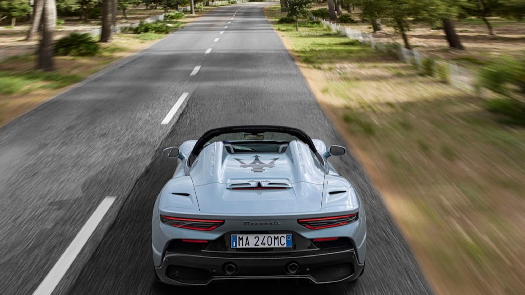Maserati giới thiệu MC20 phiên bản mui trần, công suất 621 mã lực