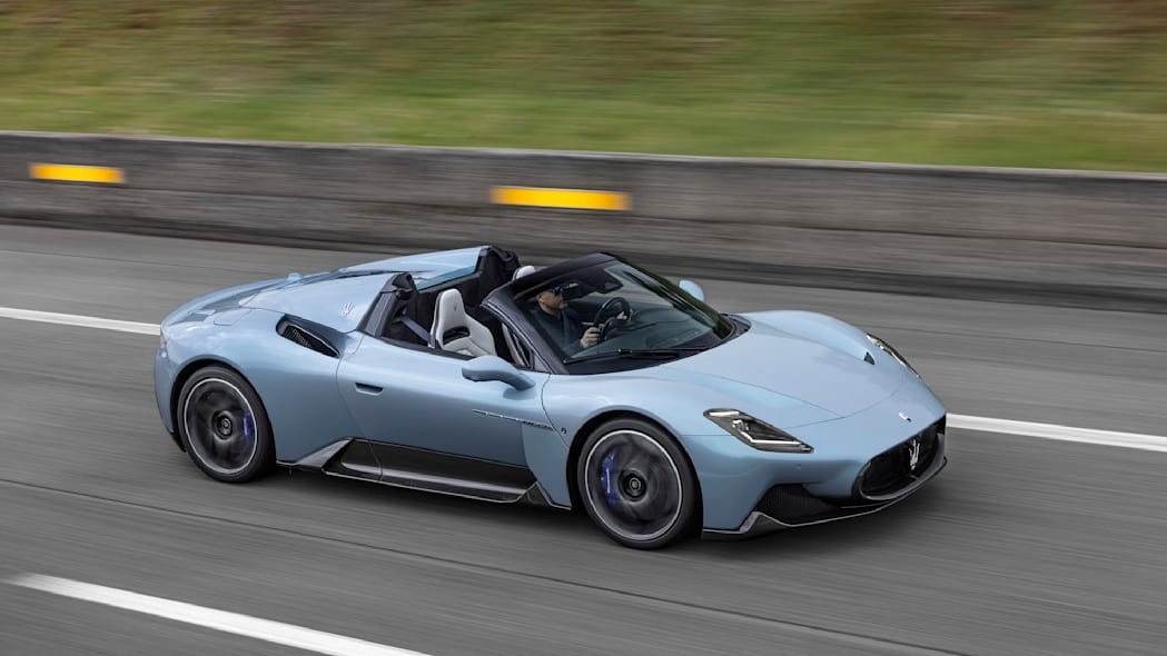 Maserati giới thiệu MC20 phiên bản mui trần, công suất 621 mã lực