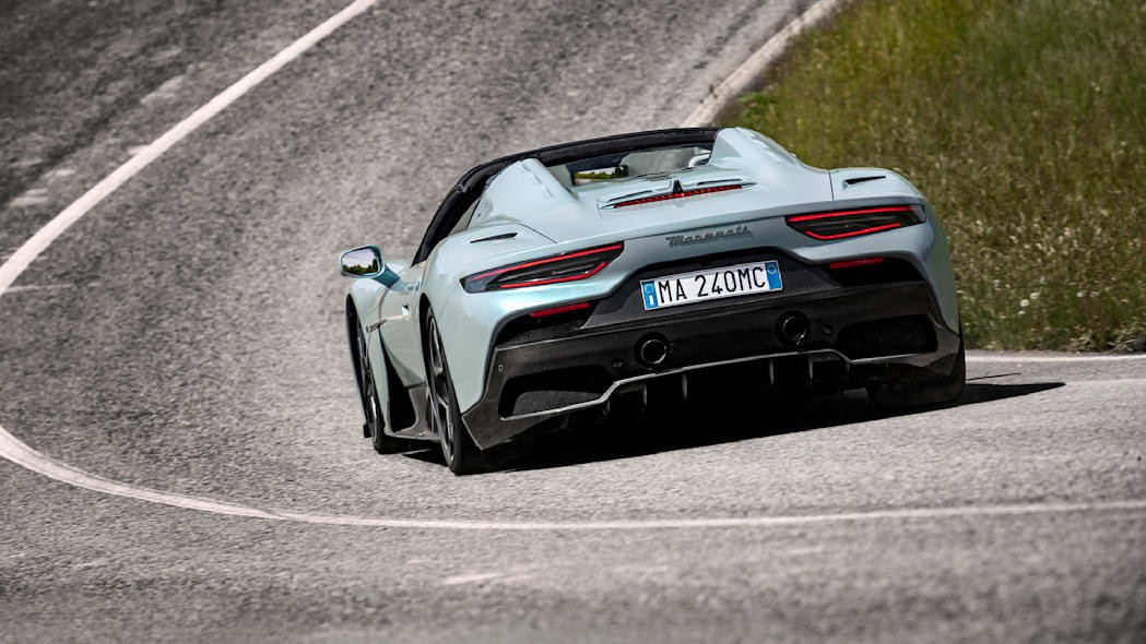Maserati giới thiệu MC20 phiên bản mui trần, công suất 621 mã lực
