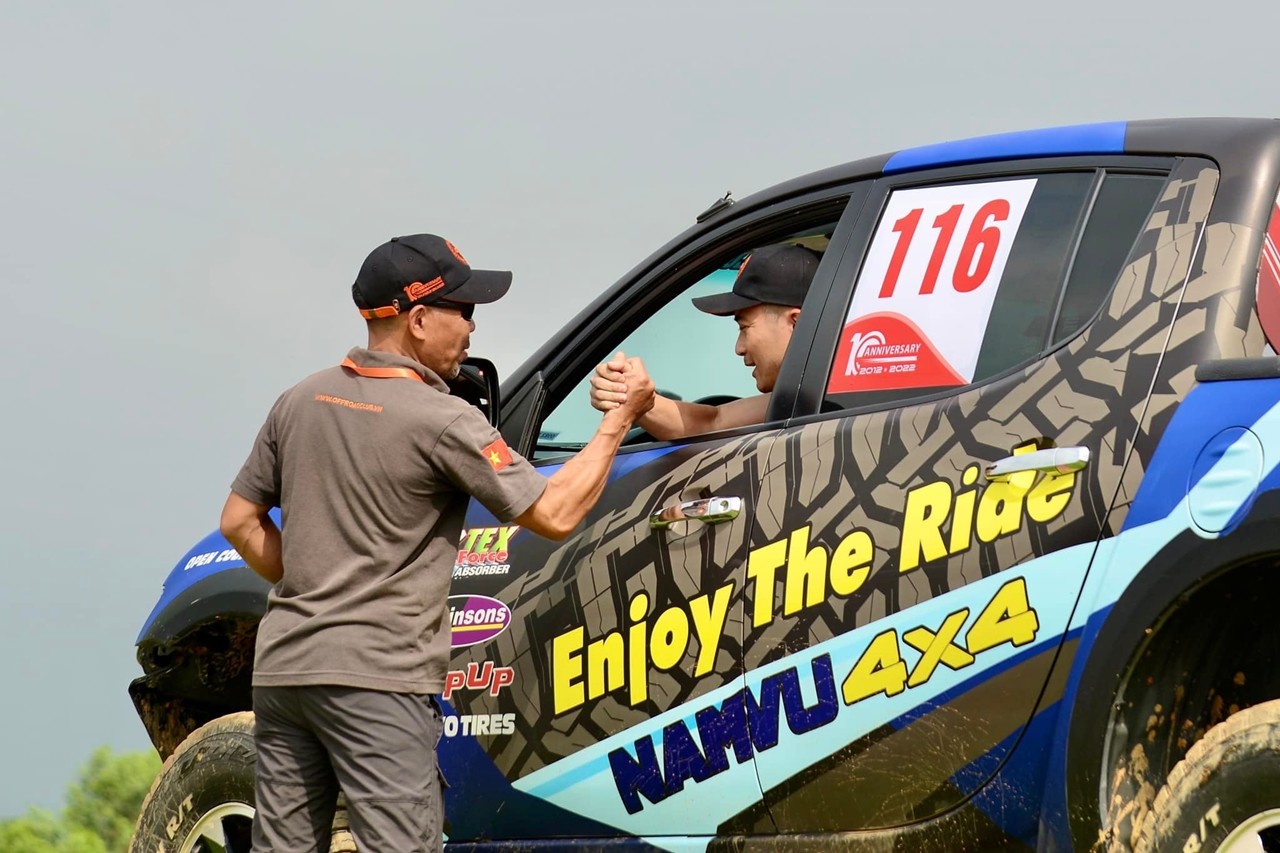 Kỷ niệm 10 năm thành lập CLB ô tô địa hình Hà Nội Kỷ niệm 10 năm thành lập CLB ô tô địa hình Hà Nội