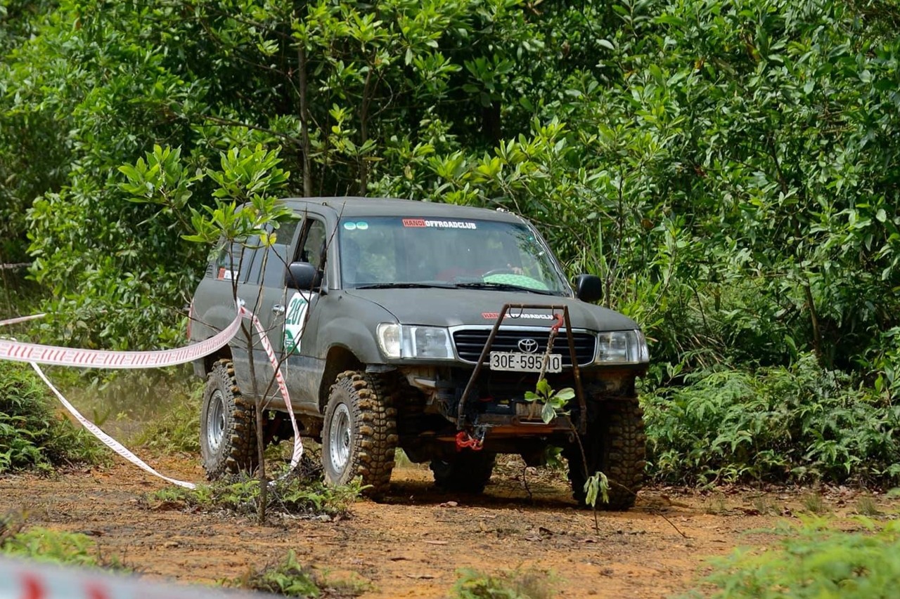 Kỷ niệm 10 năm thành lập CLB ô tô địa hình Hà Nội Kỷ niệm 10 năm thành lập CLB ô tô địa hình Hà Nội