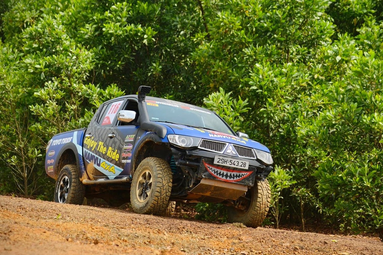 Kỷ niệm 10 năm thành lập CLB ô tô địa hình Hà Nội Kỷ niệm 10 năm thành lập CLB ô tô địa hình Hà Nội