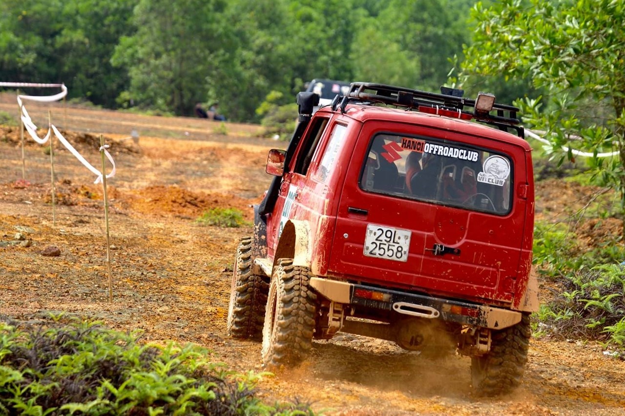 Kỷ niệm 10 năm thành lập CLB ô tô địa hình Hà Nội Kỷ niệm 10 năm thành lập CLB ô tô địa hình Hà Nội