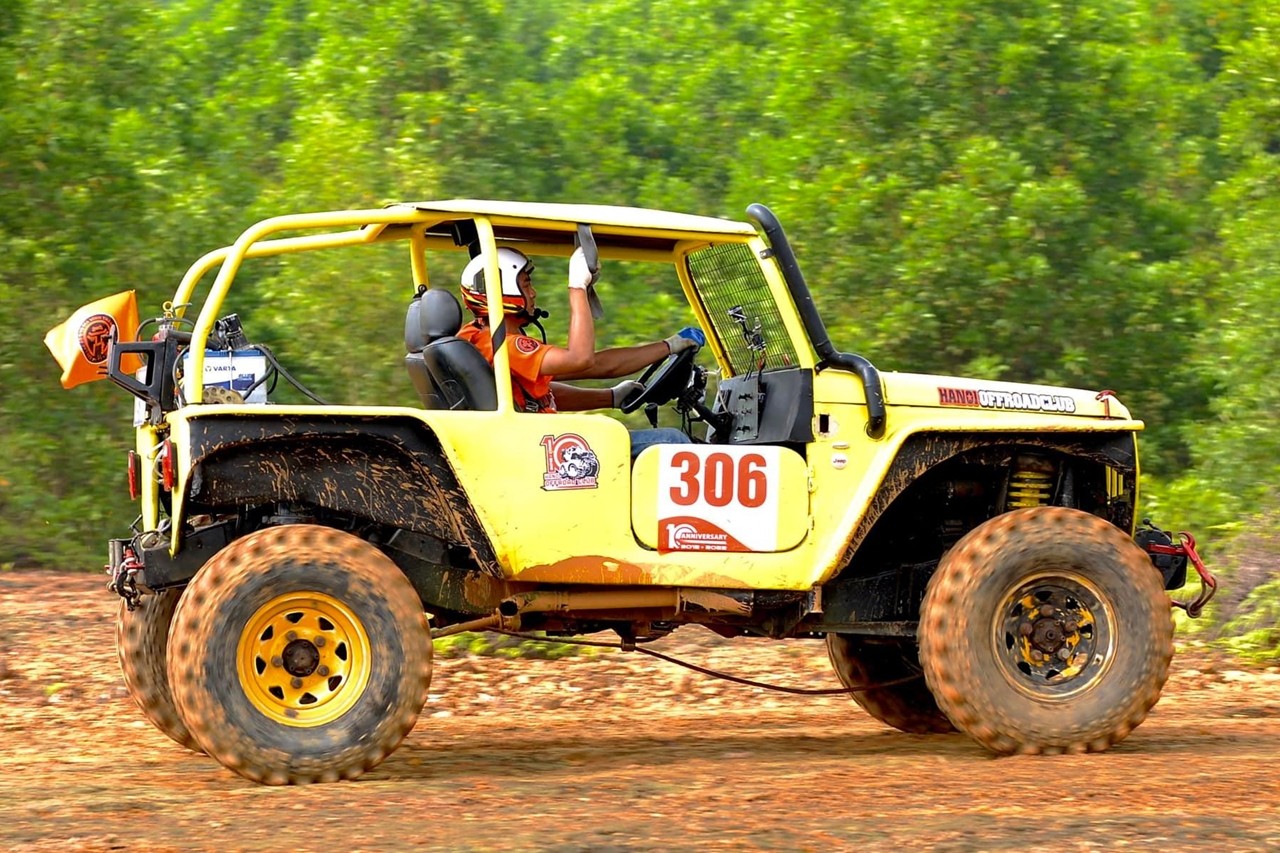 Kỷ niệm 10 năm thành lập CLB ô tô địa hình Hà Nội Kỷ niệm 10 năm thành lập CLB ô tô địa hình Hà Nội