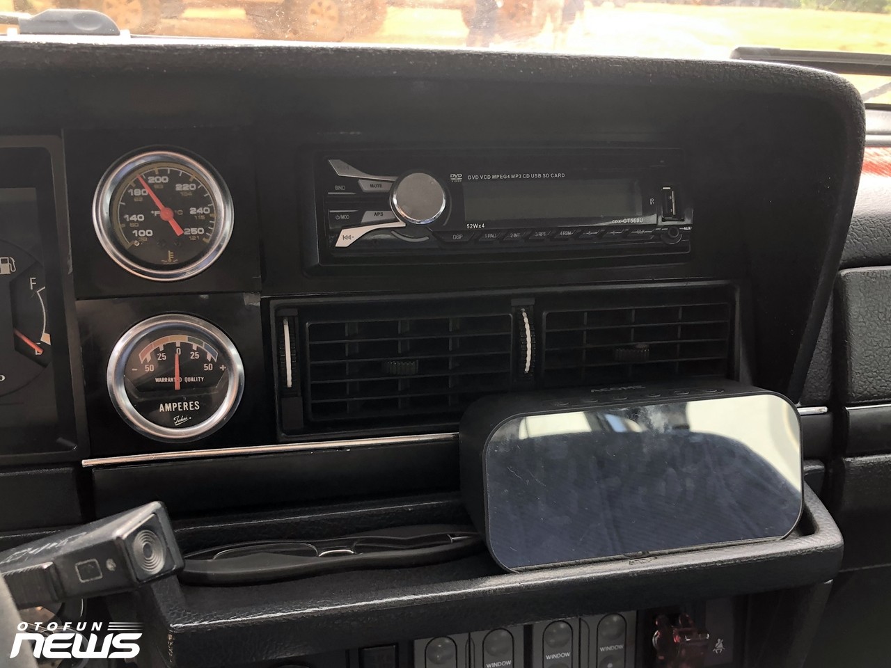 Hàng hiếm Volvo 240GL wagon hơn 40 năm tuổi tại Việt Nam Hàng hiếm Volvo 240GL wagon hơn 40 năm tuổi tại Việt Nam