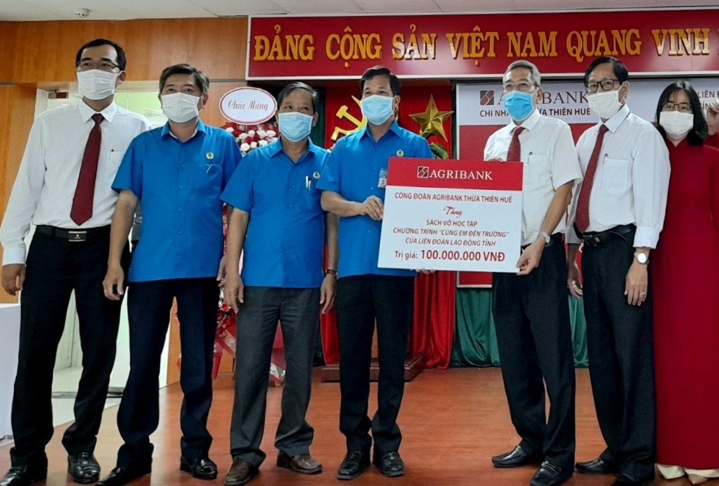 Hơn 6,1 tỉ đồng chăm lo phúc lợi cho đoàn viên, người lao động