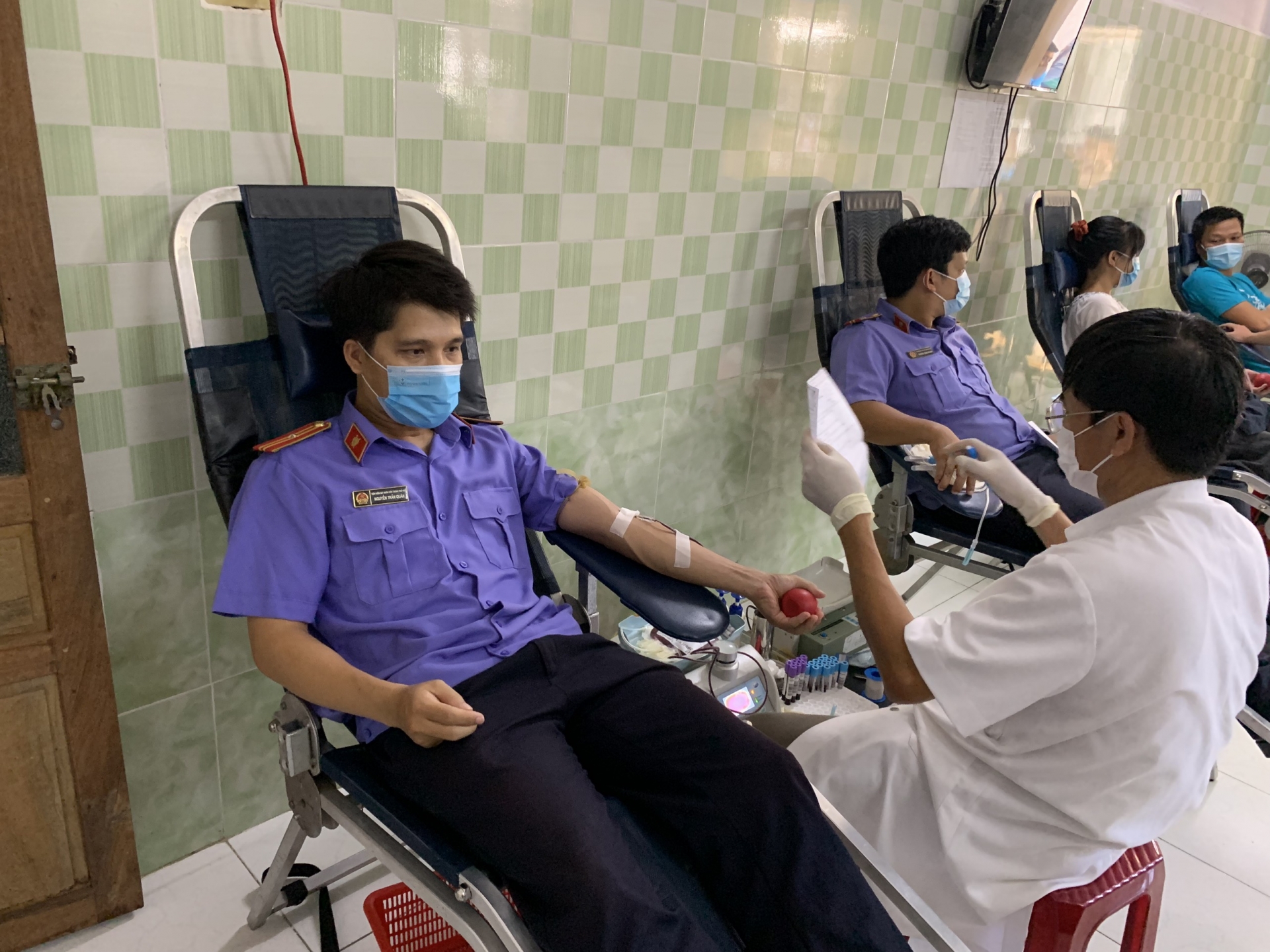 Thừa Thiên Huế: Hàng trăm đoàn viên đăng ký hiến máu giữa mùa dịch Thừa Thiên Huế: Hàng trăm đoàn viên đăng ký hiến máu giữa mùa dịch