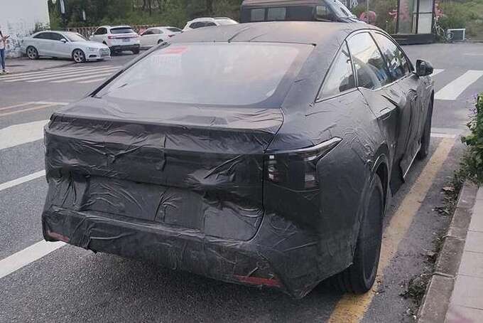 Lộ diện mẫu xe điện Toyota thứ hai