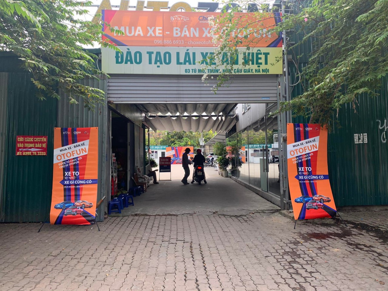 VinFast VF e34, Hyundai Santa Fe xuất hiện tại phiên chợ Mua Xe Bán Xế Otofun VinFast VF e34, Hyundai Santa Fe xuất hiện tại phiên chợ Mua Xe Bán Xế Otofun