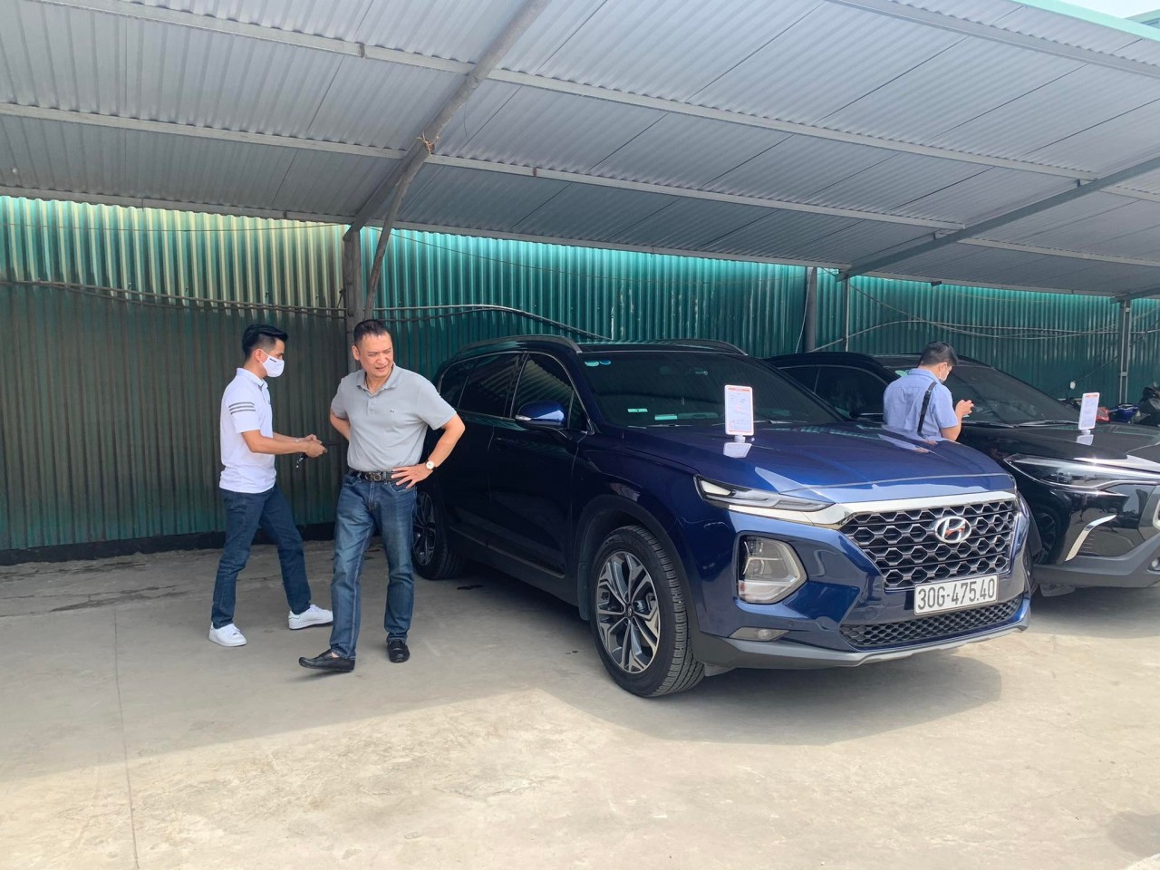 VinFast VF e34, Hyundai Santa Fe xuất hiện tại phiên chợ Mua Xe Bán Xế Otofun VinFast VF e34, Hyundai Santa Fe xuất hiện tại phiên chợ Mua Xe Bán Xế Otofun