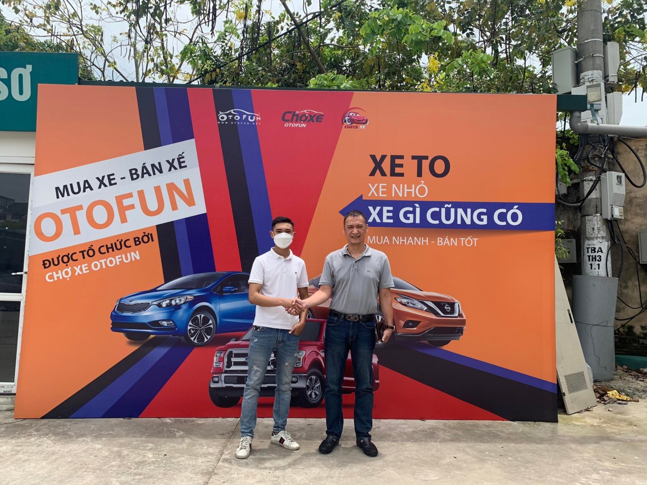 VinFast VF e34, Hyundai Santa Fe xuất hiện tại phiên chợ Mua Xe Bán Xế Otofun VinFast VF e34, Hyundai Santa Fe xuất hiện tại phiên chợ Mua Xe Bán Xế Otofun