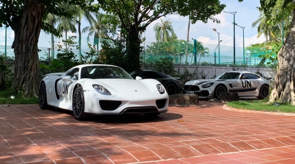 Ông chủ cà phê Trung Nguyên 'tậu' Porsche 918 Spyder Ông chủ cà phê Trung Nguyên 'tậu' Porsche 918 Spyder