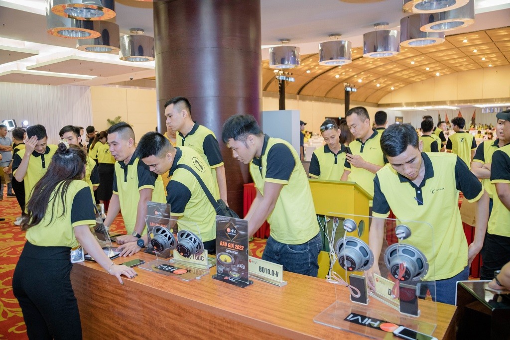 Phản xạ nhiệt, công nghệ mới nhất trong lĩnh vực phim cách nhiệt cho xe ô tô đã có mặt tại Việt Nam