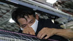 Nhiều công nhân cắm sổ BHXH, CMND để trả tiền nhà, mua gạo…