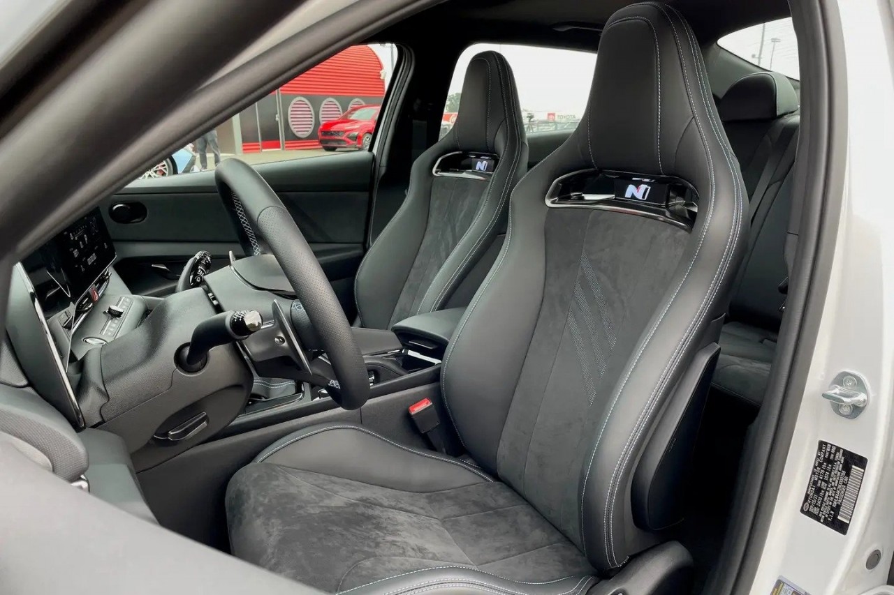 Đại lý bắt đầu nhận cọc Hyundai Elantra 2023, dự kiến tháng 8 ra mắt Đại lý bắt đầu nhận cọc Hyundai Elantra 2023, dự kiến tháng 8 ra mắt