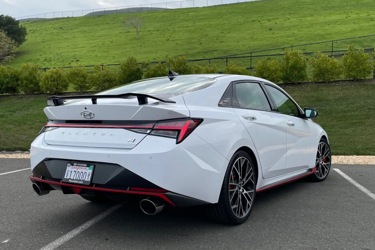 Đại lý bắt đầu nhận cọc Hyundai Elantra 2023, dự kiến tháng 8 ra mắt Đại lý bắt đầu nhận cọc Hyundai Elantra 2023, dự kiến tháng 8 ra mắt