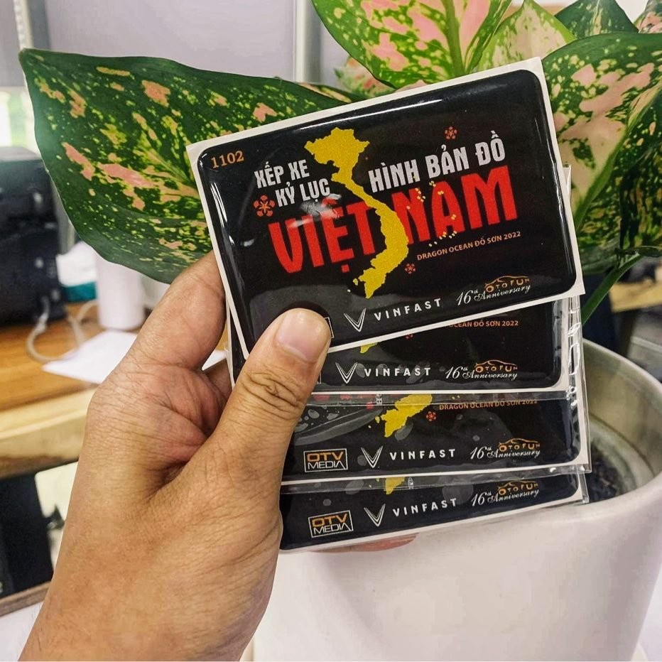 Cận cảnh logo sự kiện Xếp xe kỷ lục hình bản đồ Việt Nam Cận cảnh logo sự kiện Xếp xe kỷ lục hình bản đồ Việt Nam