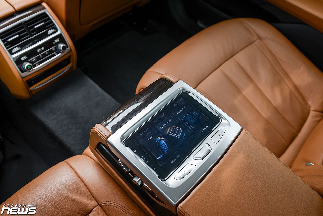 BMW 730Li 2016 chạy gần 70.000km giá 'chỉ' 2,5 tỷ đồng BMW 730Li 2016 chạy gần 70.000km giá 'chỉ' 2,5 tỷ đồng