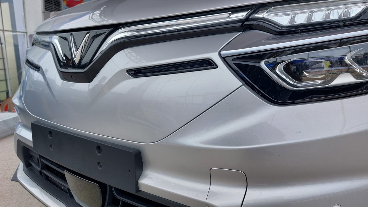 VinFast VF8 lần đầu tiên xuất hiện trước công chúng tại Việt Nam VinFast VF8 lần đầu tiên trưng bày trước công chúng tại Việt Nam