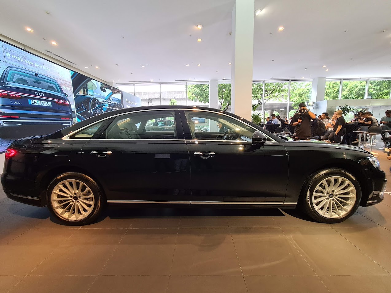 Audi A8L thế hệ mới ra mắt tại Việt Nam với 3 phiên bản Audi A8L thế hệ mới ra mắt tại Việt Nam với 3 phiên bản