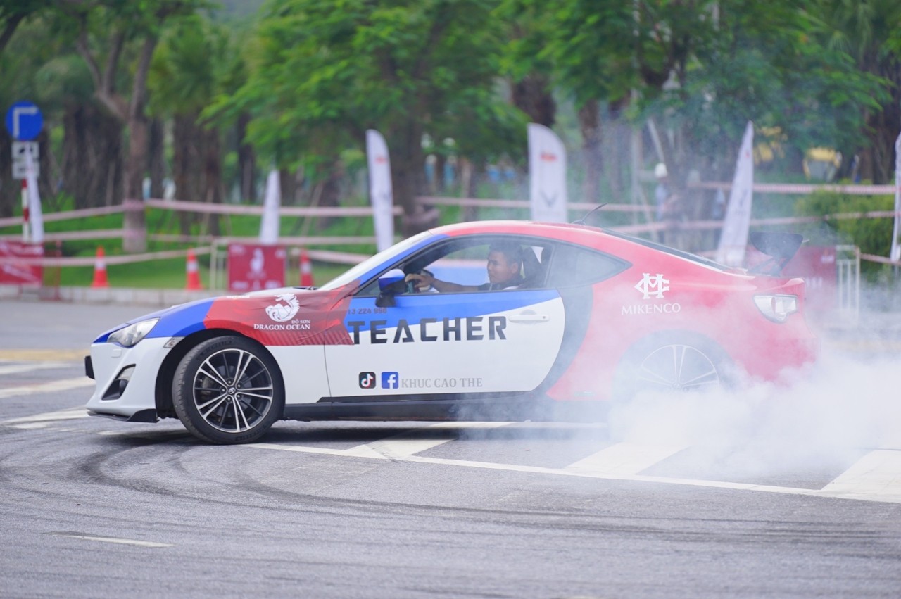 Đã mắt với màn driftshow mở màn giản đua Gymkhana OtoFun Championship Đồ Sơn 2022 Đã mắt với màn driftshow mở màn giản đua Gymkhana OtoFun Championship Đồ Sơn 2022