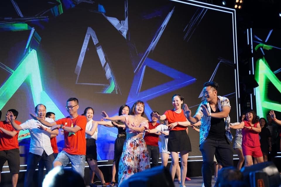 Hoành tráng tiệc Gala Dinner sinh nhật 16 năm Otofun tại Đồ Sơn, Hải Phòng