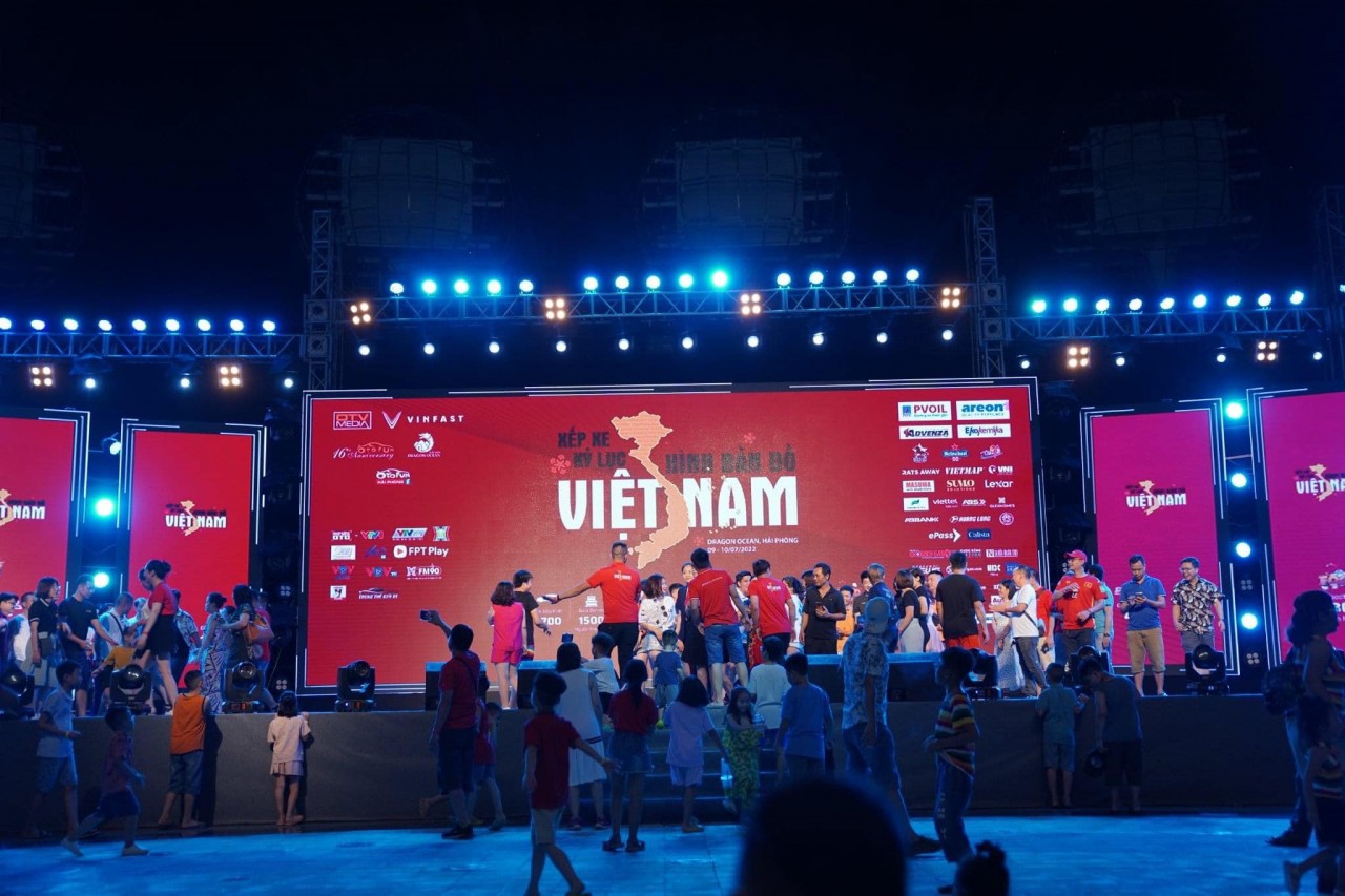 Hoành tráng tiệc Gala Dinner sinh nhật 16 năm Otofun tại Đồ Sơn, Hải Phòng