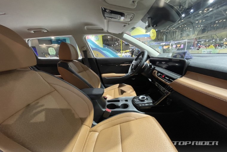 Kia Seltos 2023 ra mắt, có thêm tùy chọn động cơ mới