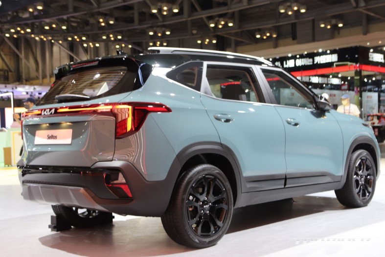 Kia Seltos 2023 ra mắt, có thêm tùy chọn động cơ mới